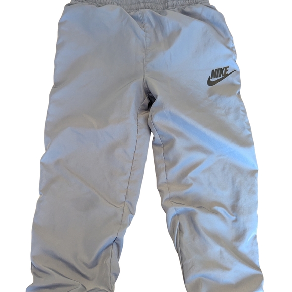 EUC Nike Boys Size 5 XS Gray Jogger Wind Athletic Pant Mesh Lined Dri-fit Logo - Picture 1 of 4